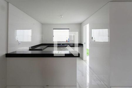 Casa à venda com 3 quartos, 162m² em Floramar, Belo Horizonte