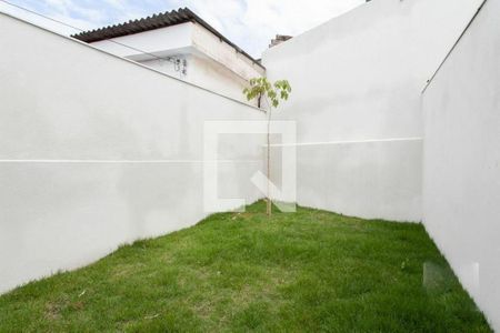 Casa à venda com 3 quartos, 162m² em Floramar, Belo Horizonte