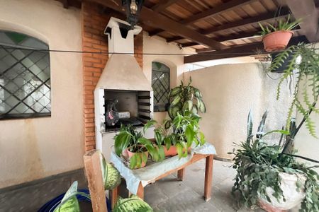Casa para alugar com 800m², 3 quartos e 4 vagas