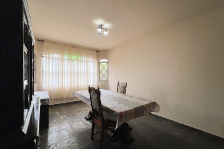 Casa para alugar com 800m², 3 quartos e 4 vagas