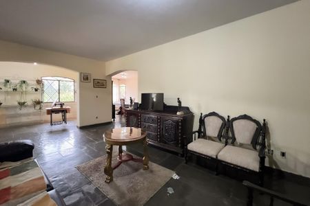 Casa para alugar com 800m², 3 quartos e 4 vagas