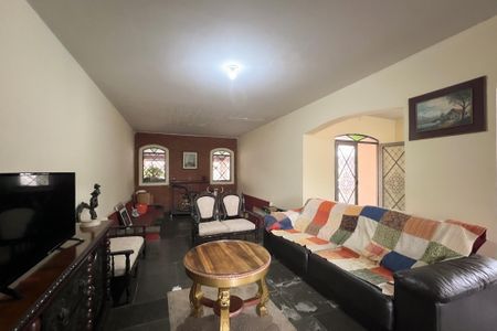 Casa para alugar com 800m², 3 quartos e 4 vagas