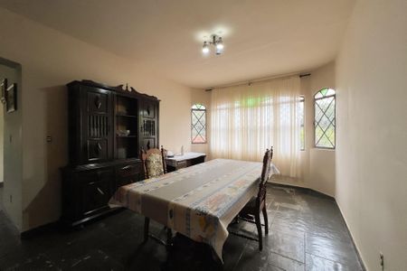 Casa para alugar com 800m², 3 quartos e 4 vagas