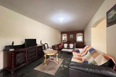 Casa para alugar com 800m², 3 quartos e 4 vagas