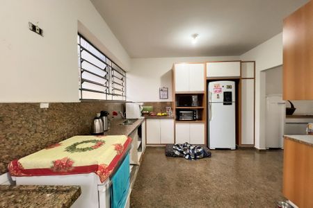 Casa para alugar com 800m², 3 quartos e 4 vagas