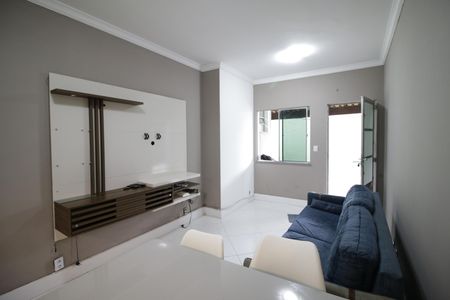 Sala de casa para alugar com 2 quartos, 65m² em Tanque, Rio de Janeiro