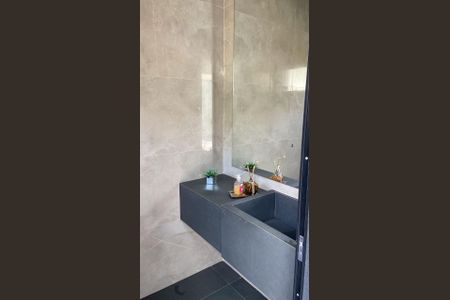Casa de condomínio para alugar com 260m², 4 quartos e 4 vagas
