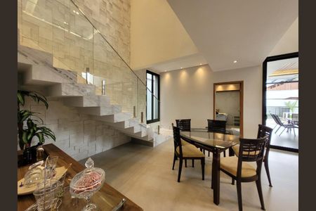 Sala de casa de condomínio para alugar com 4 quartos, 260m² em Shopping Park, Uberlândia