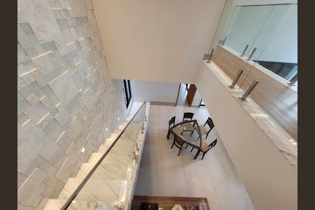 Casa de condomínio para alugar com 260m², 4 quartos e 4 vagas