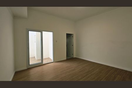 Casa à venda com 169m², 3 quartos e 3 vagas