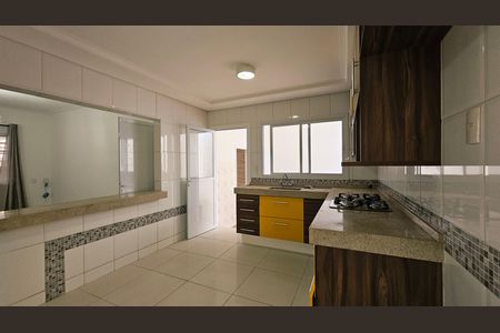 Casa à venda com 169m², 3 quartos e 3 vagas