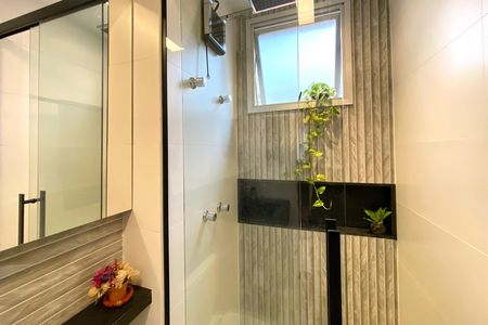 Banheiro de apartamento à venda com 2 quartos, 57m² em Santo Antônio, Belo Horizonte