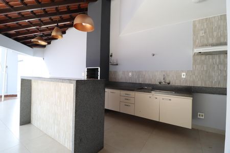 Casa para alugar com 294m², 4 quartos e 2 vagasVaranda