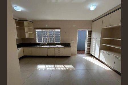 Casa para alugar com 294m², 4 quartos e 2 vagas Casa para alugar com 294m², 4 quartos e 2 vagasCozinha