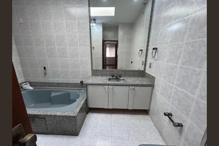 Casa para alugar com 294m², 4 quartos e 2 vagas