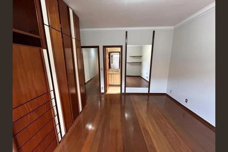 Casa para alugar com 294m², 4 quartos e 2 vagas Casa para alugar com 294m², 4 quartos e 2 vagasQuarto 2