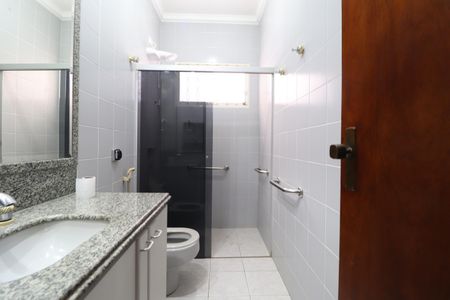 Casa para alugar com 294m², 4 quartos e 2 vagasBanheiro Social