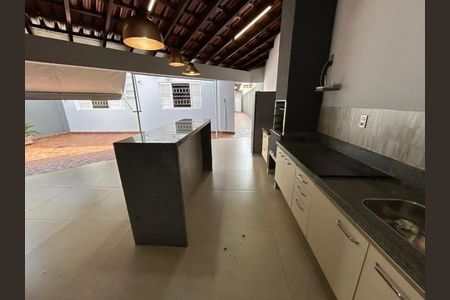 Casa para alugar com 294m², 4 quartos e 2 vagas