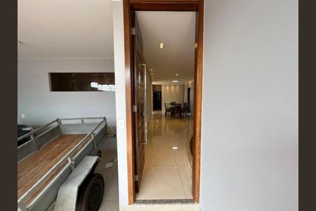 Casa para alugar com 294m², 4 quartos e 2 vagas Casa para alugar com 294m², 4 quartos e 2 vagasSala