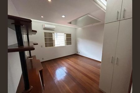 Casa para alugar com 294m², 4 quartos e 2 vagas Casa para alugar com 294m², 4 quartos e 2 vagasQuarto 3