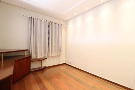 Casa para alugar com 294m², 4 quartos e 2 vagasEscritório
