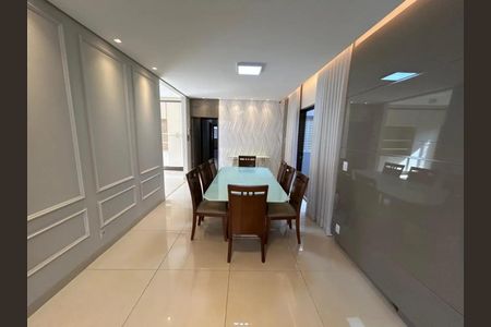 Casa para alugar com 294m², 4 quartos e 2 vagas Casa para alugar com 294m², 4 quartos e 2 vagasSala