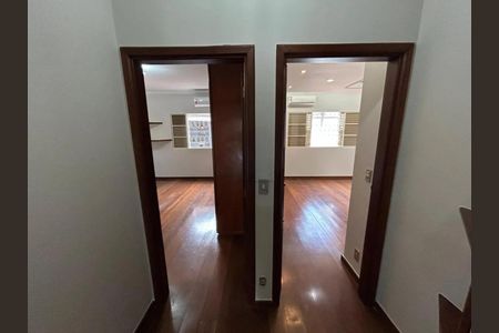 Casa para alugar com 294m², 4 quartos e 2 vagas