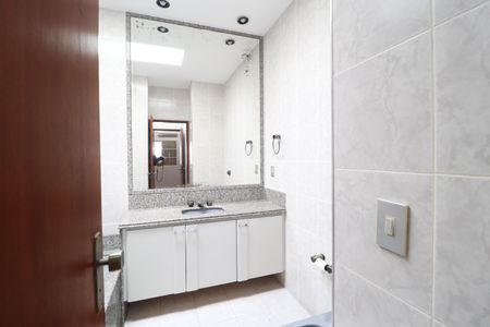 Casa para alugar com 294m², 4 quartos e 2 vagasBanheiro da Suíte 2