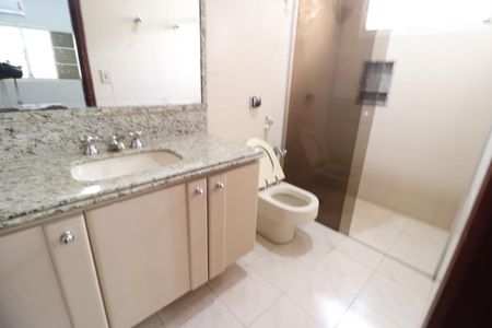 Casa para alugar com 294m², 4 quartos e 2 vagasBanheiro da Suíte