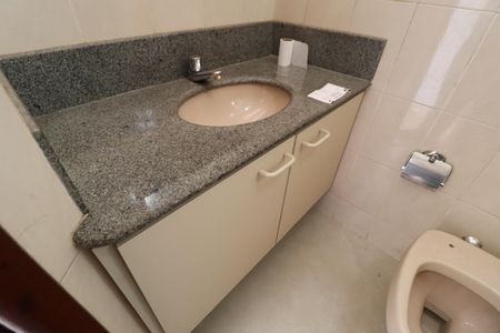 Casa para alugar com 294m², 4 quartos e 2 vagasBanheiro de serviço