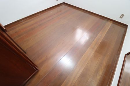 Casa para alugar com 294m², 4 quartos e 2 vagasQuarto 2