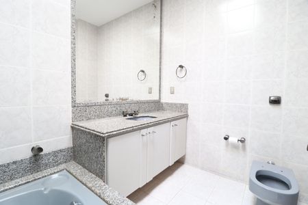Casa para alugar com 294m², 4 quartos e 2 vagasBanheiro da Suíte 2