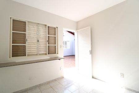Casa para alugar com 294m², 4 quartos e 2 vagasQuarto de serviço