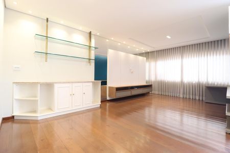 Sala de casa para alugar com 4 quartos, 294m² em Brasil, Uberlândia