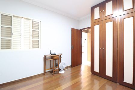 Casa para alugar com 294m², 4 quartos e 2 vagasQuarto 1