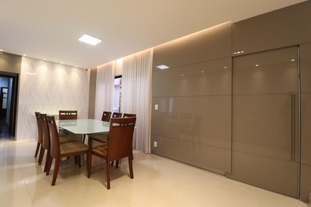 Casa para alugar com 294m², 4 quartos e 2 vagasSala de Jantar