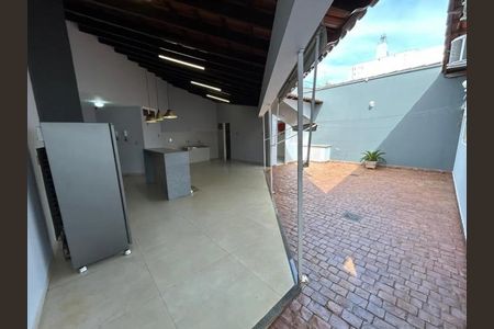 Casa para alugar com 294m², 4 quartos e 2 vagas