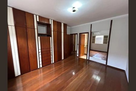 Casa para alugar com 294m², 4 quartos e 2 vagas Casa para alugar com 294m², 4 quartos e 2 vagasQuarto 2