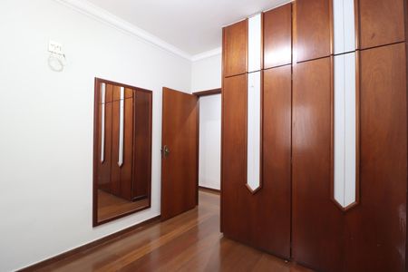 Casa para alugar com 294m², 4 quartos e 2 vagasQuarto 2