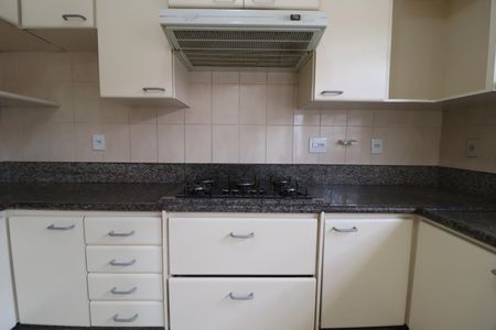 Casa para alugar com 294m², 4 quartos e 2 vagasCozinha