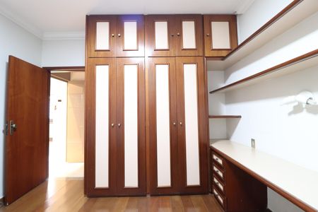 Casa para alugar com 294m², 4 quartos e 2 vagasQuarto 1