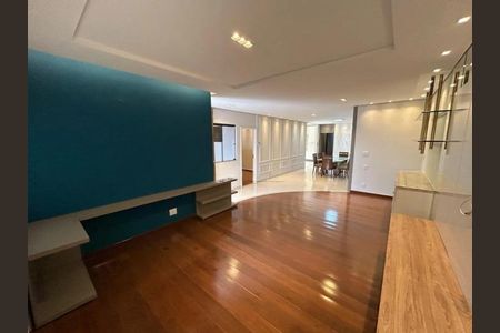 Casa para alugar com 294m², 4 quartos e 2 vagas Casa para alugar com 294m², 4 quartos e 2 vagasSala