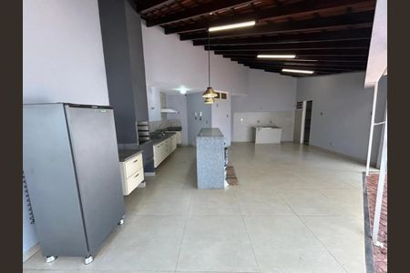Casa para alugar com 294m², 4 quartos e 2 vagas