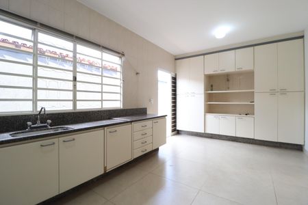 Casa para alugar com 294m², 4 quartos e 2 vagasCozinha