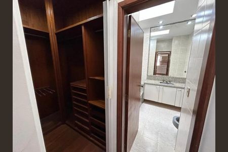Casa para alugar com 294m², 4 quartos e 2 vagas