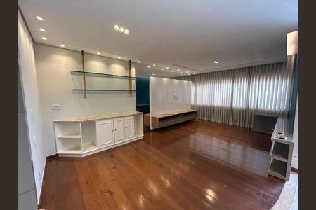 Sala de casa para alugar com 4 quartos, 294m² em Brasil, Uberlândia