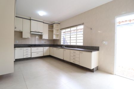 Casa para alugar com 294m², 4 quartos e 2 vagasCozinha