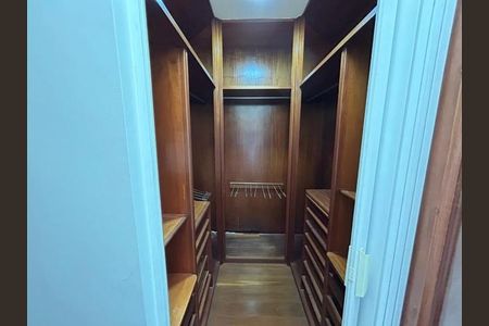 Casa para alugar com 294m², 4 quartos e 2 vagas