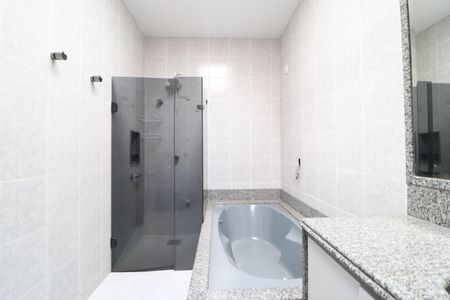 Casa para alugar com 294m², 4 quartos e 2 vagasBanheiro da Suíte 2