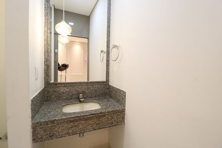 Casa para alugar com 294m², 4 quartos e 2 vagasLavabo